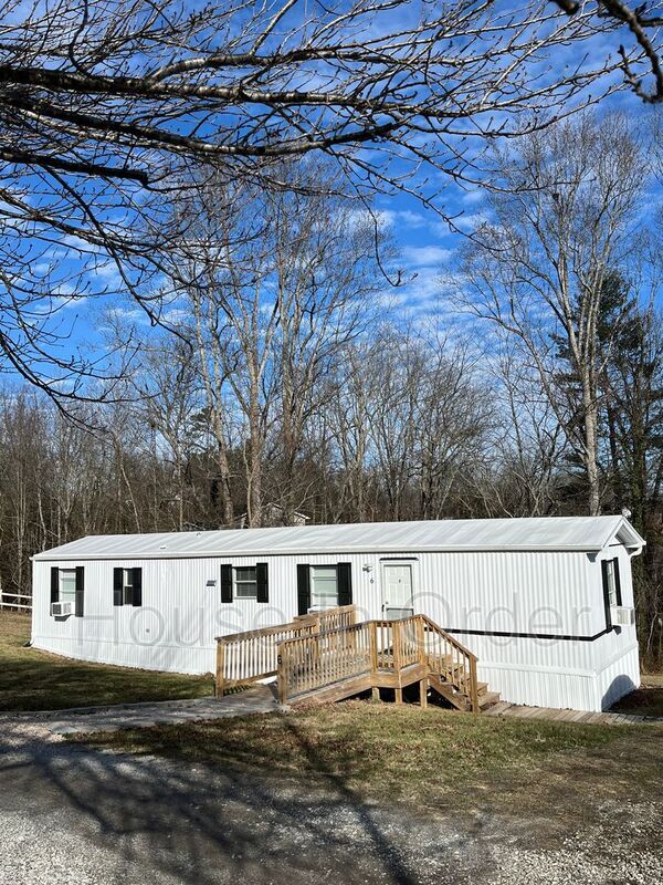 Primary Photo - 14 Twin Oaks Dr