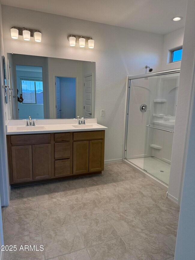 Building Photo - 9973 W Mitchell Ave