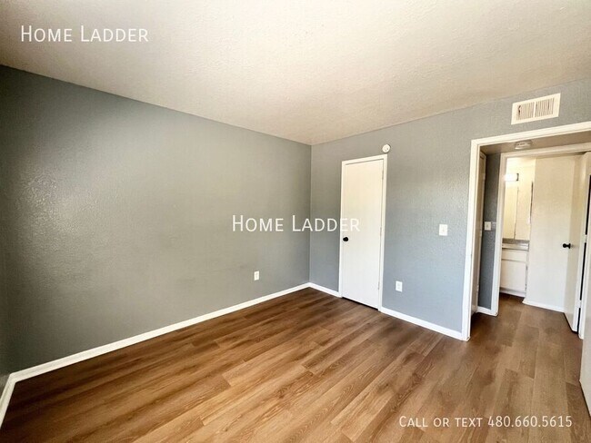 Building Photo - 4961 S Park Ave