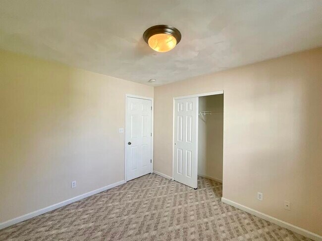 Building Photo - 1511 English Pine Ln