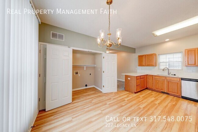 Building Photo - 227 Legacy Ln