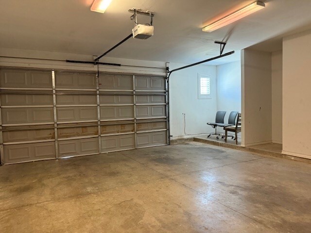 Building Photo - 3001 Pointer Ln