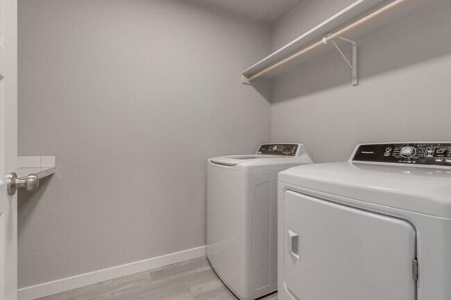 Building Photo - Now Leasing this Meridian Townhome!  Great...