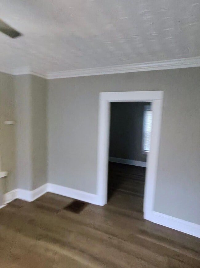 Building Photo - 10514 Mt Auburn Ave