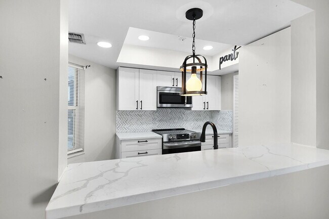 Building Photo - 3266 SE Aster Ln