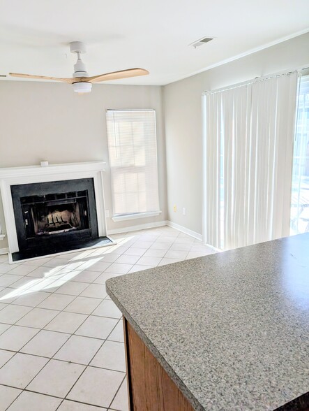 Building Photo - 10819 Smithers Ct