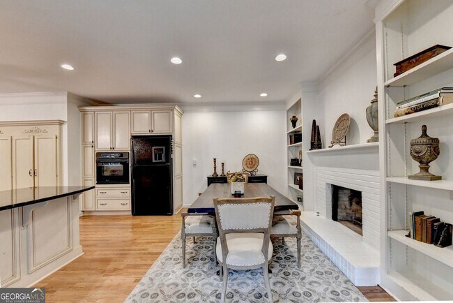 Building Photo - 2611 Briers N Dr