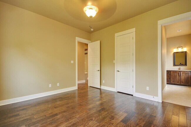 Building Photo - UT PRE-LEASE: 2011 Constructed Custom West...