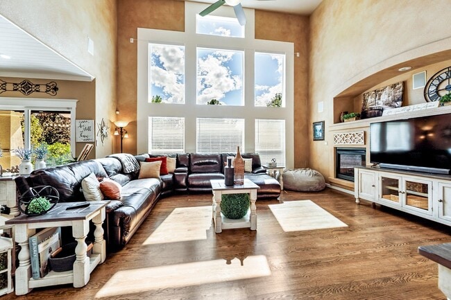 Building Photo - 3615 Oak Meadow Dr