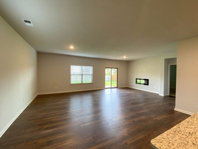 Building Photo - 4 bedroom 2 bath in Somerville built in 2023