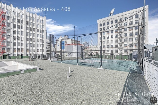 Building Photo - 738 S Los Angeles St