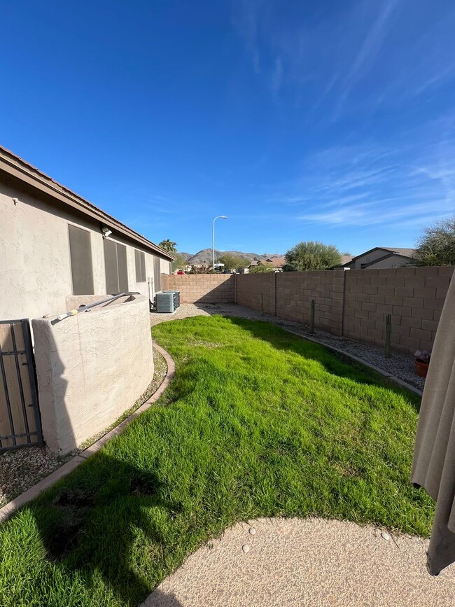 Building Photo - Charming home with a private fenced pool i...