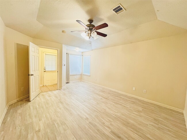 Building Photo - 13306 Southpoint Ln