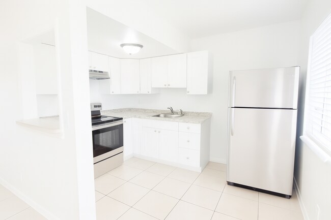 Building Photo - 1400 S Broadway Lantana, FL 33462