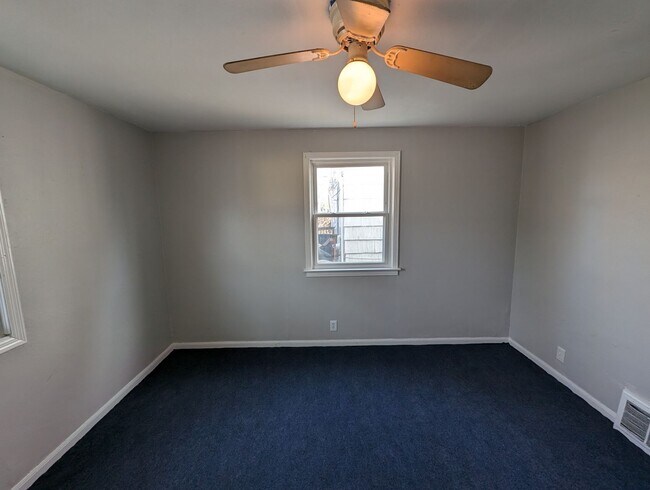 Building Photo - 3-Bedroom, 1-Bathroom Home – $1,225/Month | Accepting Section 8