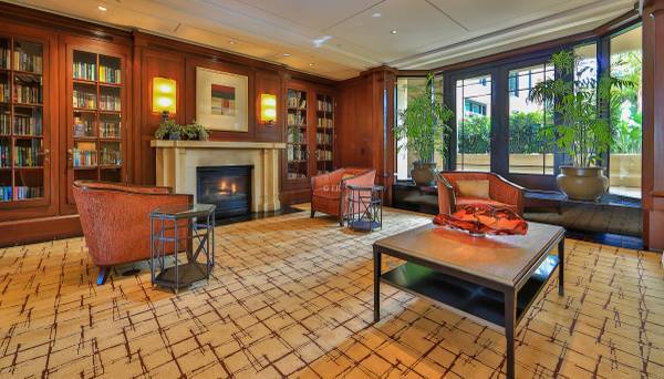 Building Photo - 500 W Harbor Dr