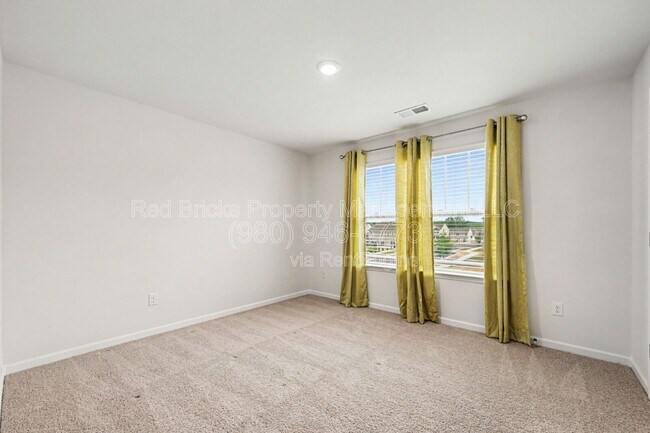 Building Photo - 10749 Adair Wds Dr