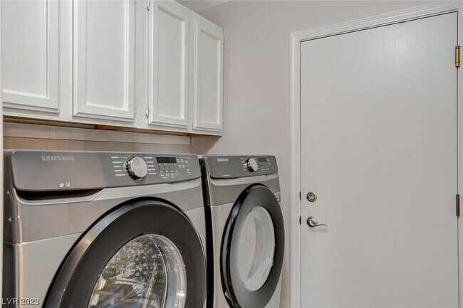 Building Photo - 1979 Joy View Ln