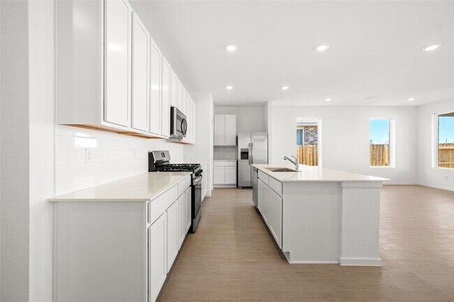Building Photo - 823 Heaven Dr