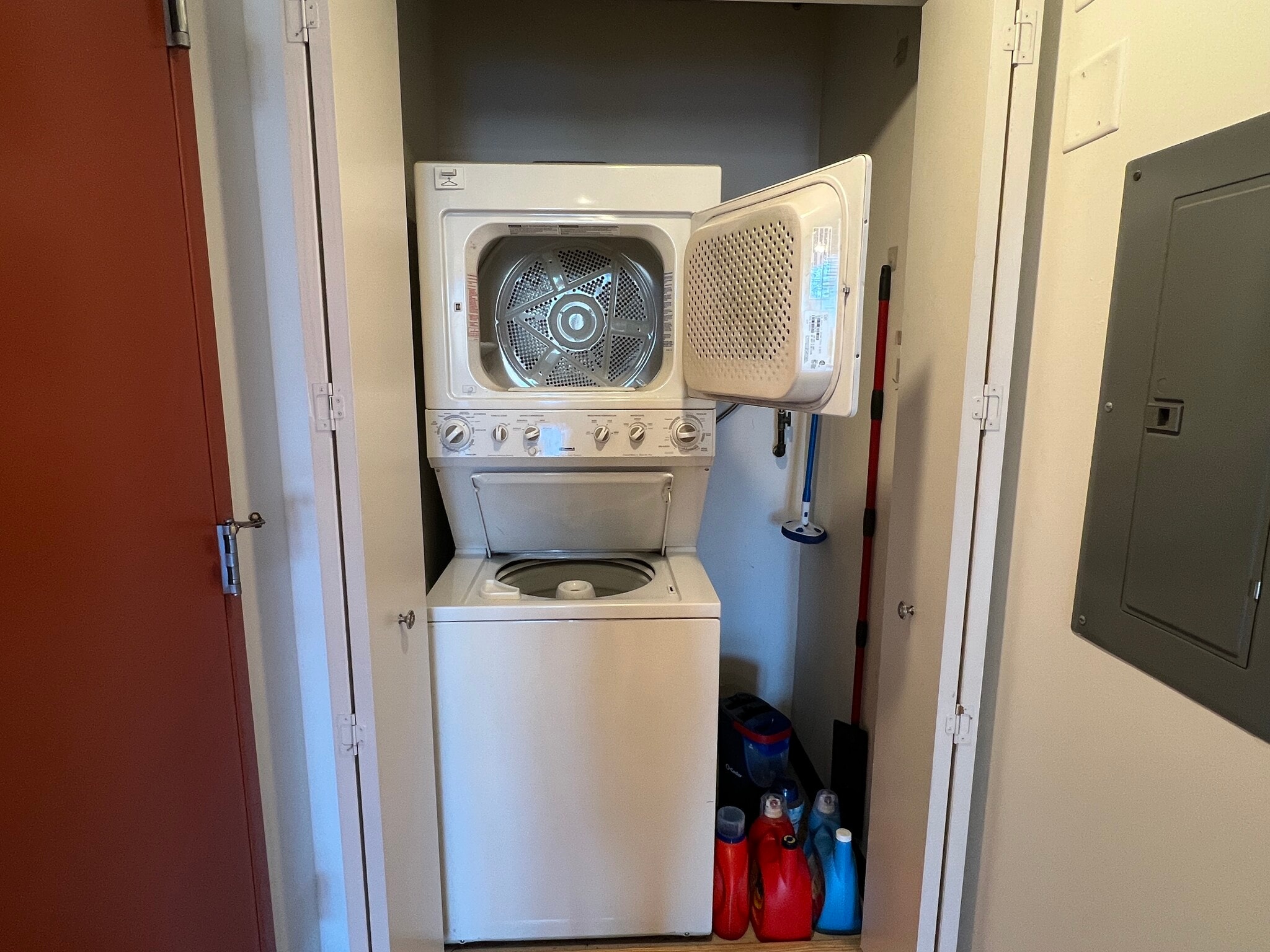 Building Photo - 1550 S Blue Island Ave