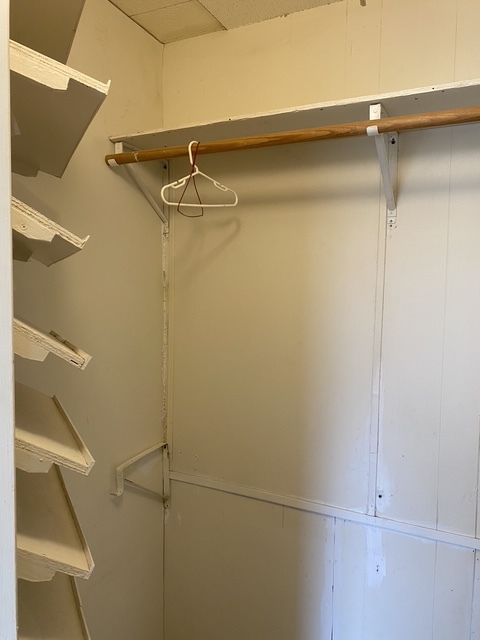 Masetr had two large walk-in closets, one with built in shoe rack - 16550 County Road 282