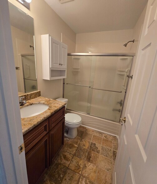 Building Photo - 5536 Vista View Ct