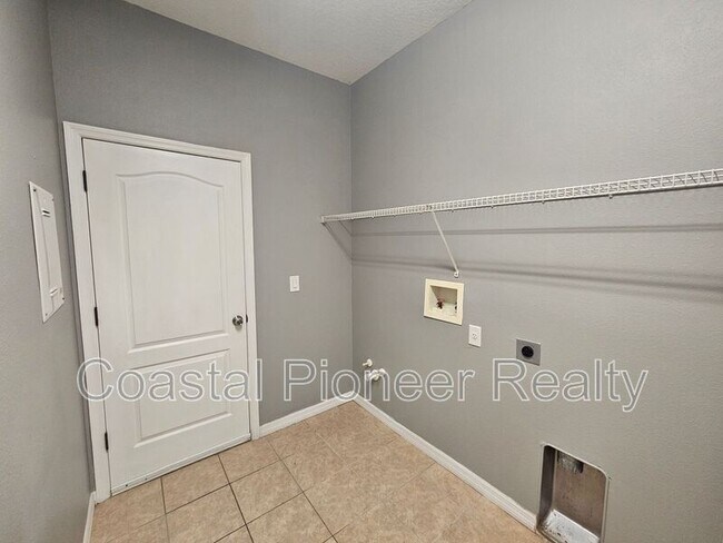 Building Photo - 1824 Mira Lago Cir
