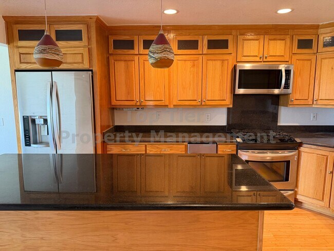 Building Photo - 41 Janin Pl