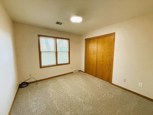 Building Photo - 6126 E Gilbert St