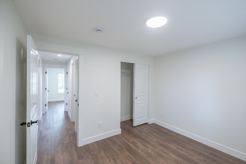 Building Photo - 918 NE Oakmont Loop