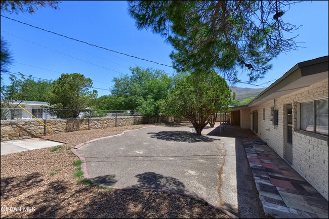 Building Photo - 3807 Waymore Dr