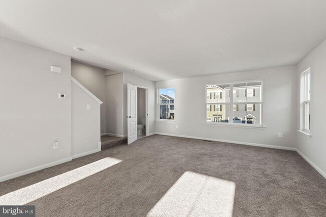 Building Photo - 64 Grant St