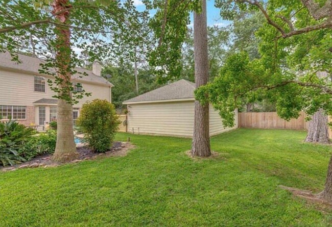 Building Photo - 2 Twin Feather Pl