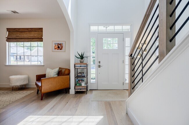 Building Photo - 2105 Brookridge Ter