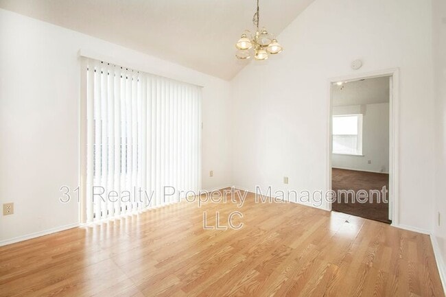 Building Photo - 436 Chestnut Ln