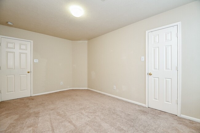 Building Photo - 13979 Maximos Dr
