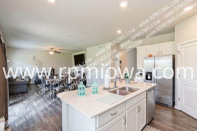 Building Photo - 265 Prairie Bluff Dr