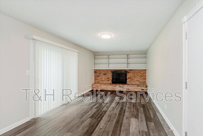 Building Photo - 11313 Wolf Ln