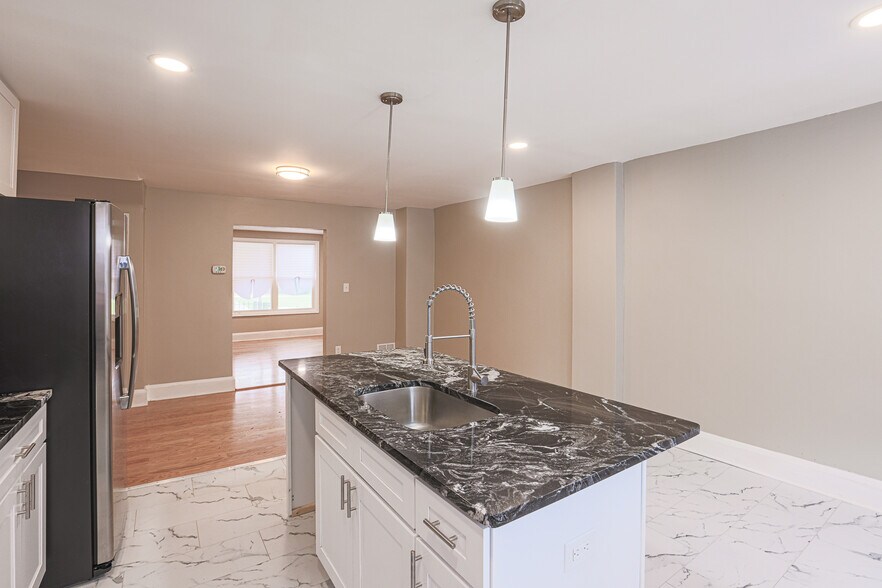 Building Photo - 130 Reedbird Ave