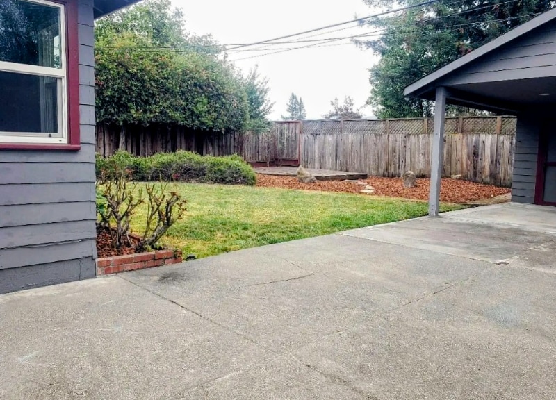 Building Photo - 2732 Village Side Dr