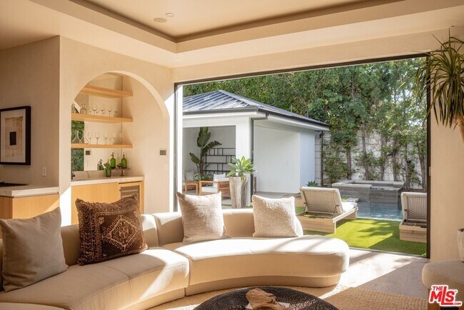 Building Photo - 6546 Colgate Ave