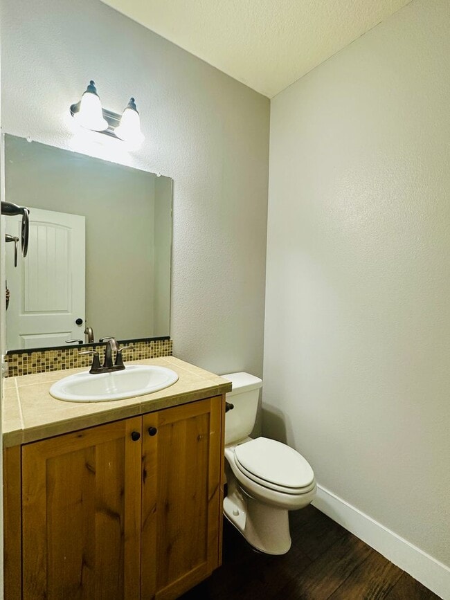 Building Photo - *Half-Off 1st Month's Rent!* Two Bedroom H...