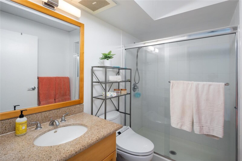 Building Photo - 1288 Kapiolani Blvd