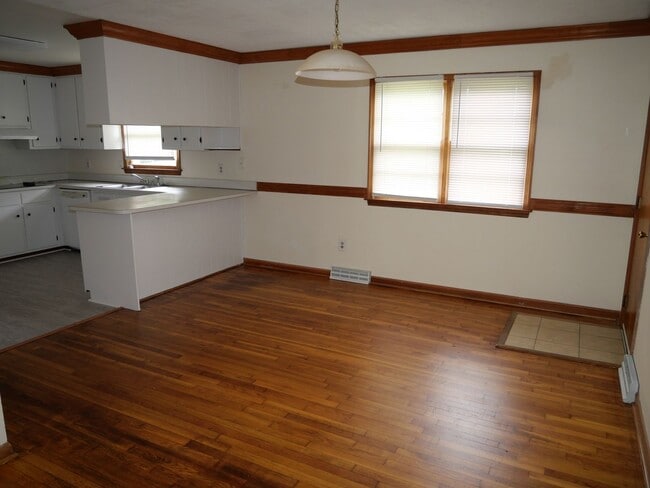 Building Photo - 1642 Wingfield Dr