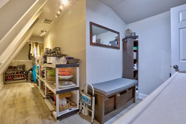 Building Photo - 1412 Musgrove Alley
