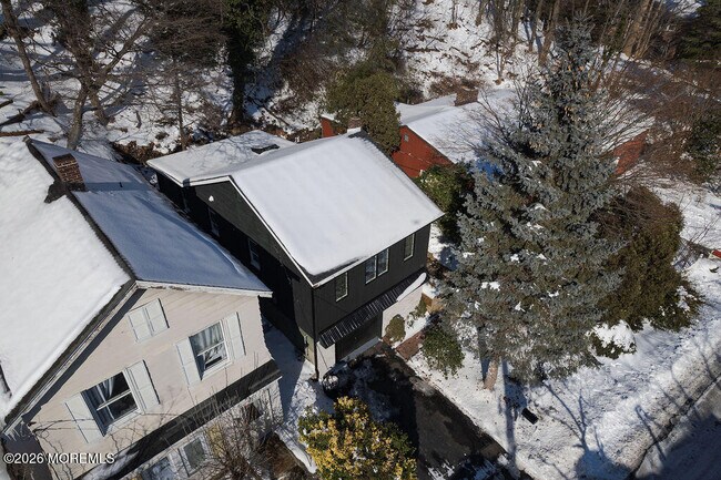 Building Photo - 94 Valley Ave