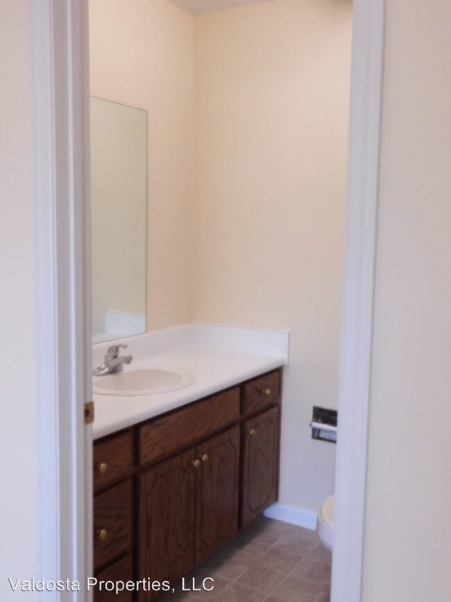 Building Photo - 1533 Woodard St