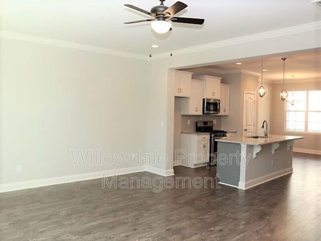 Building Photo - 904 Laurel Gate Dr