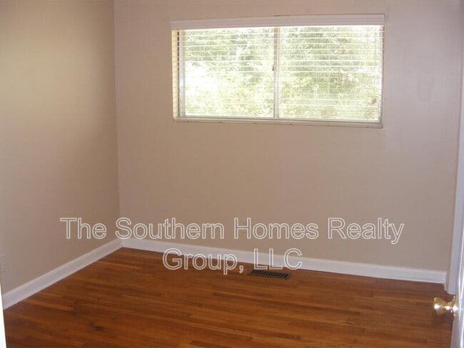 Building Photo - 1412 Tellico Ave