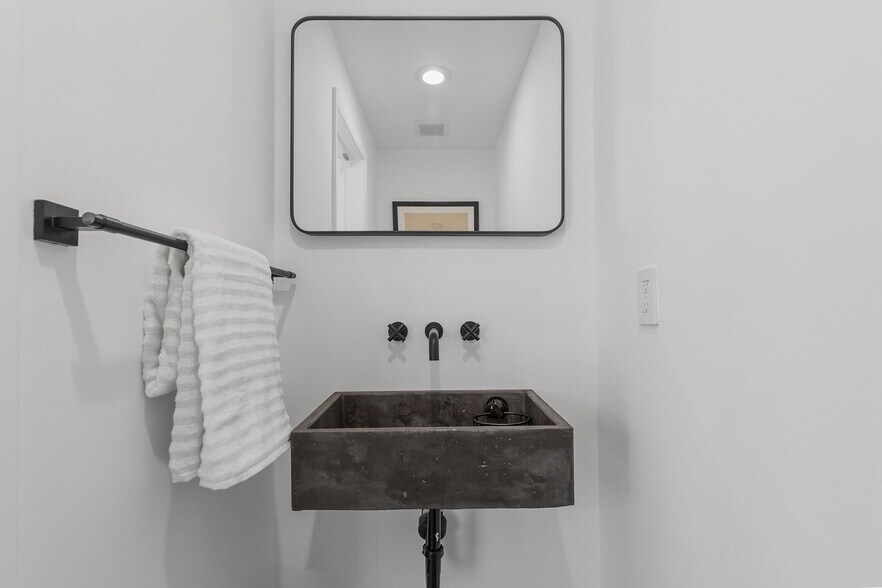 Building Photo - 1 Myrtle Hill Rd